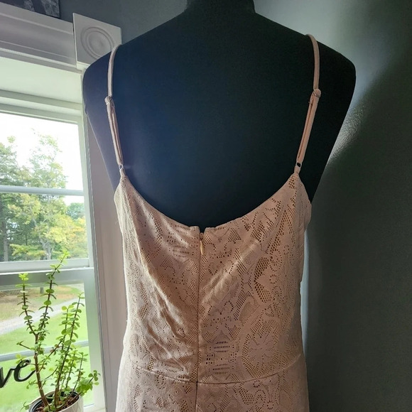 *NWT* Dress the Population Zahra Lace Slit Midi Dress - Picture 6 of 6